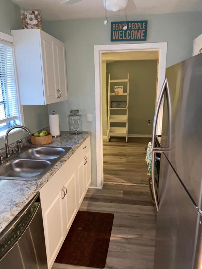 3 Bedroom House Fenced Backyard Private Patio Areas Grill Firepit Plenty Parking! Quick Access 10 Min To Beach Airport Delray West Palm 레이크워쓰 외부 사진