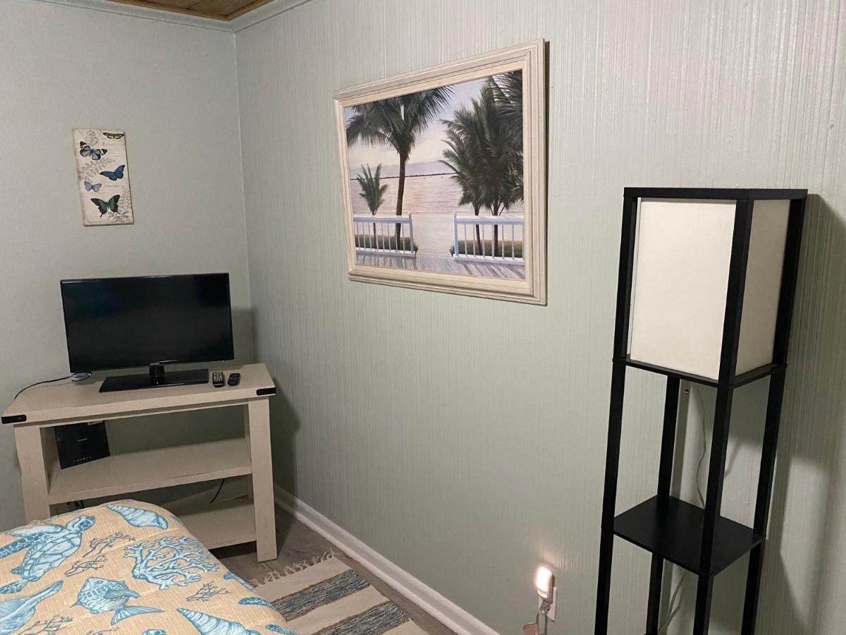 3 Bedroom House Fenced Backyard Private Patio Areas Grill Firepit Plenty Parking! Quick Access 10 Min To Beach Airport Delray West Palm 레이크워쓰 외부 사진