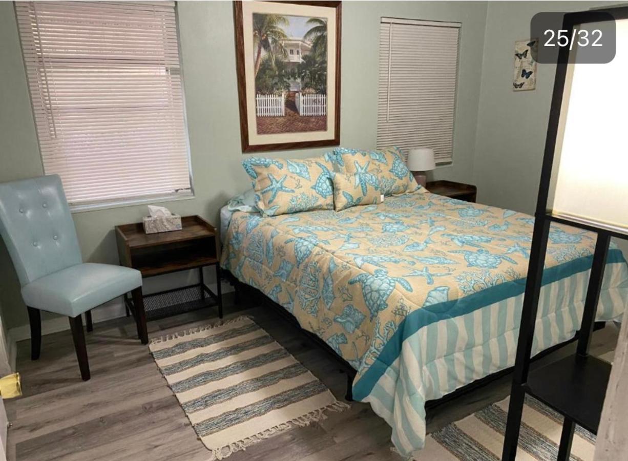 3 Bedroom House Fenced Backyard Private Patio Areas Grill Firepit Plenty Parking! Quick Access 10 Min To Beach Airport Delray West Palm 레이크워쓰 외부 사진