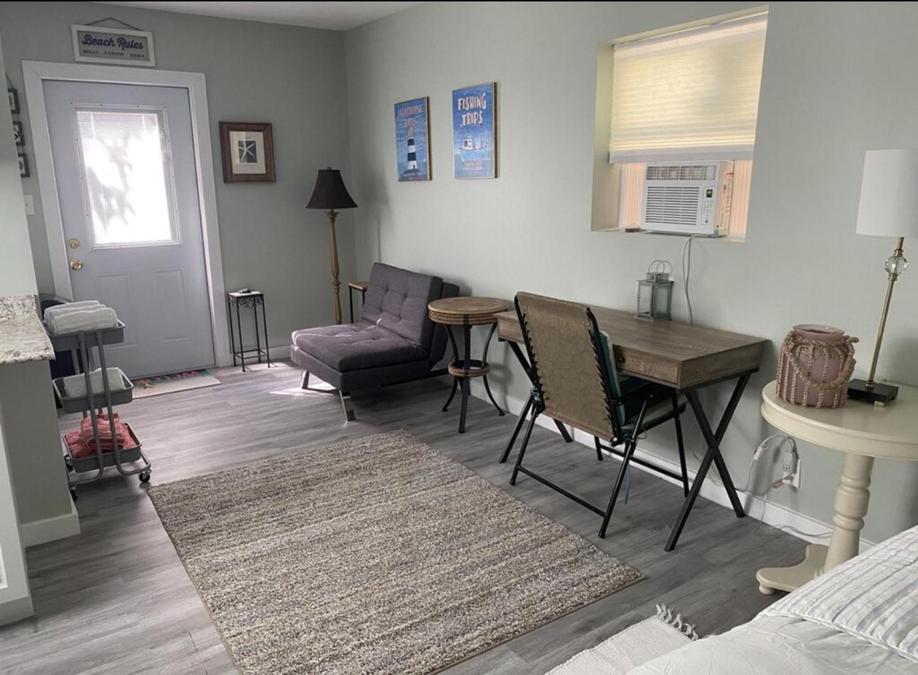 3 Bedroom House Fenced Backyard Private Patio Areas Grill Firepit Plenty Parking! Quick Access 10 Min To Beach Airport Delray West Palm 레이크워쓰 외부 사진